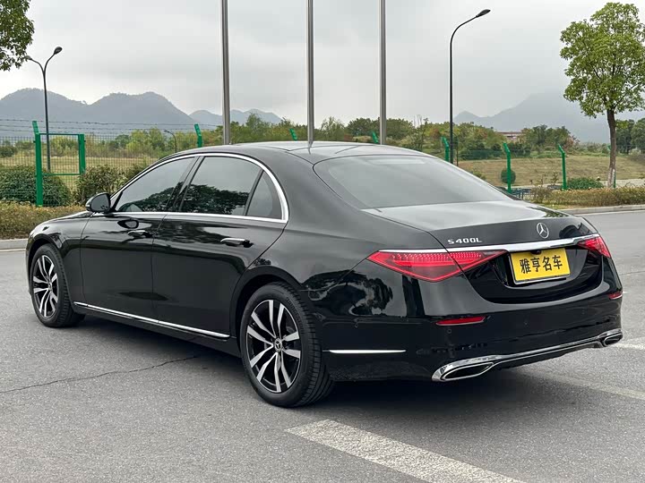 Фото 20 - Mercedes-Benz S-Class