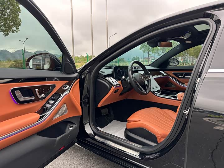 Фото 5 - Mercedes-Benz S-Class