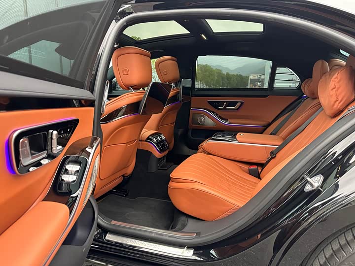 Фото 7 - Mercedes-Benz S-Class