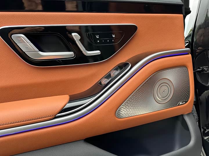 Фото 8 - Mercedes-Benz S-Class