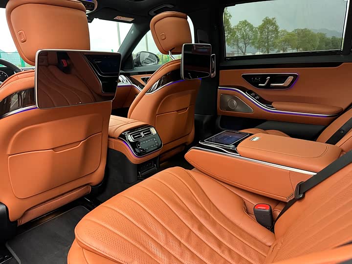 Фото 9 - Mercedes-Benz S-Class