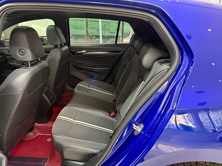 Фото 18 - Volkswagen Golf