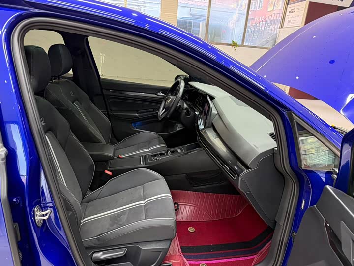 Фото 21 - Volkswagen Golf