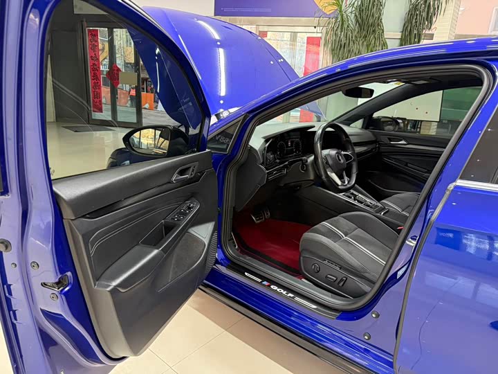 Фото 8 - Volkswagen Golf