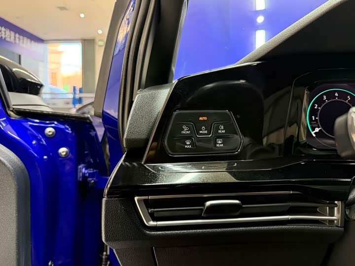 Фото 9 - Volkswagen Golf