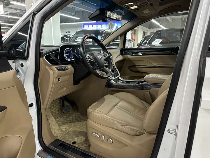 Фото 5 - Buick GL8 ES