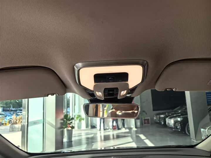 Фото 13 - Hongqi HQ9 Hybrid