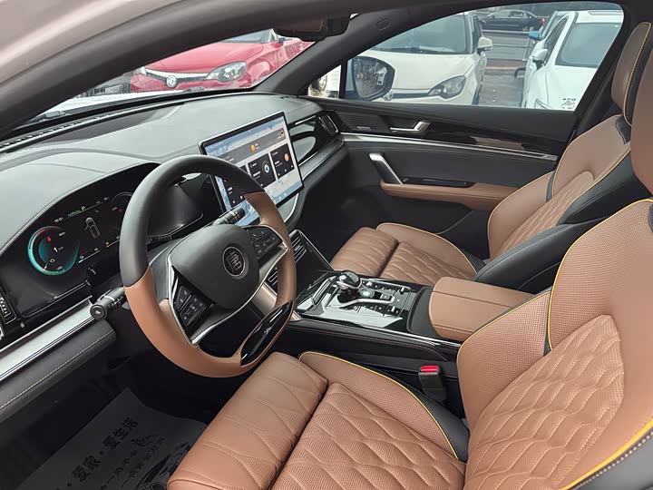 Фото 10 - BYD Tang Hybrid/EV