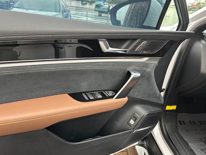 Фото 12 - BYD Tang Hybrid/EV