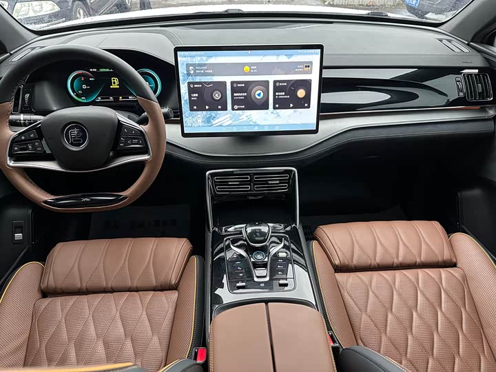 Фото 21 - BYD Tang Hybrid/EV