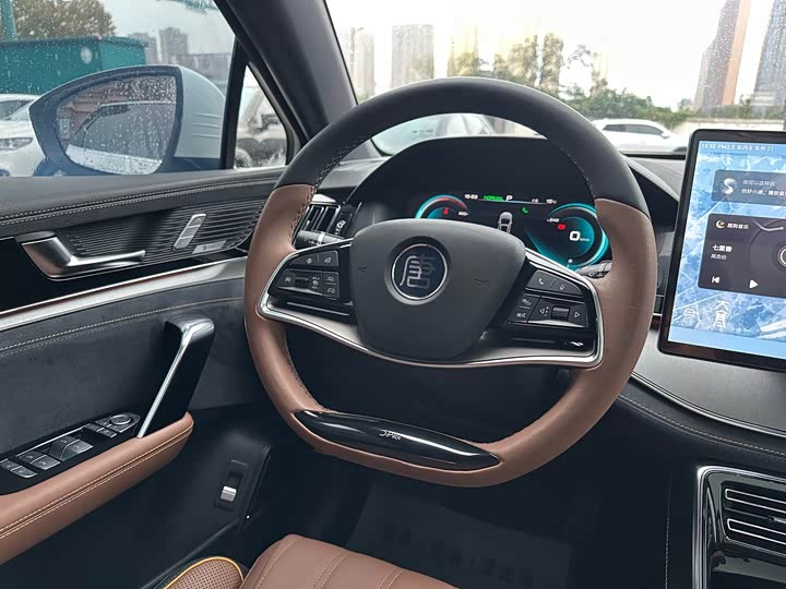 Фото 22 - BYD Tang Hybrid/EV