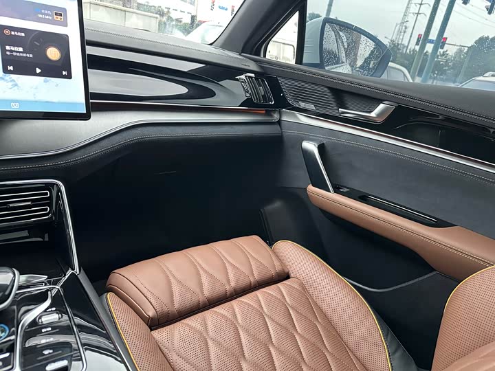 Фото 28 - BYD Tang Hybrid/EV