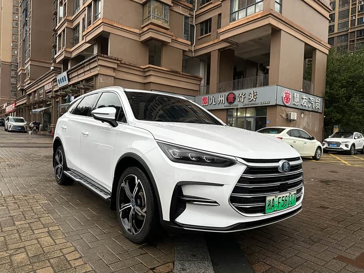 Фото 3 - BYD Tang Hybrid/EV