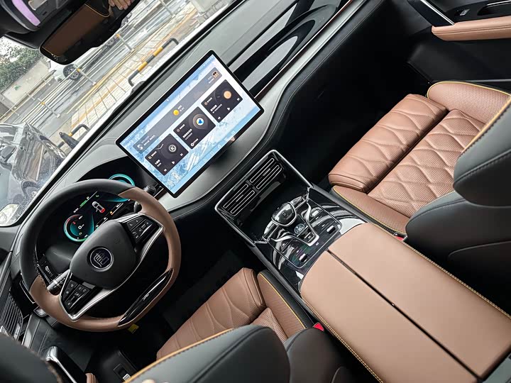 Фото 30 - BYD Tang Hybrid/EV