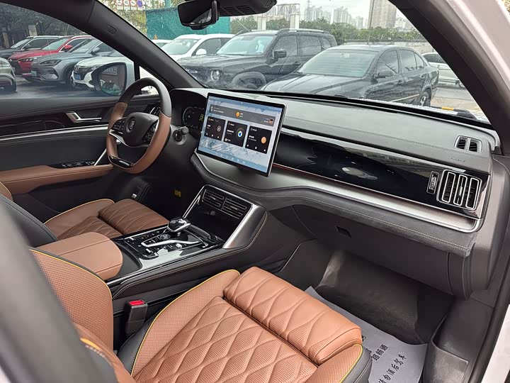 Фото 34 - BYD Tang Hybrid/EV