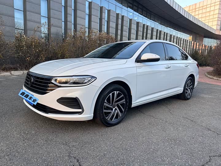 Фото 1 - Volkswagen Lavida