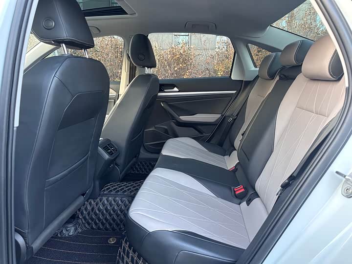 Фото 16 - Volkswagen Lavida