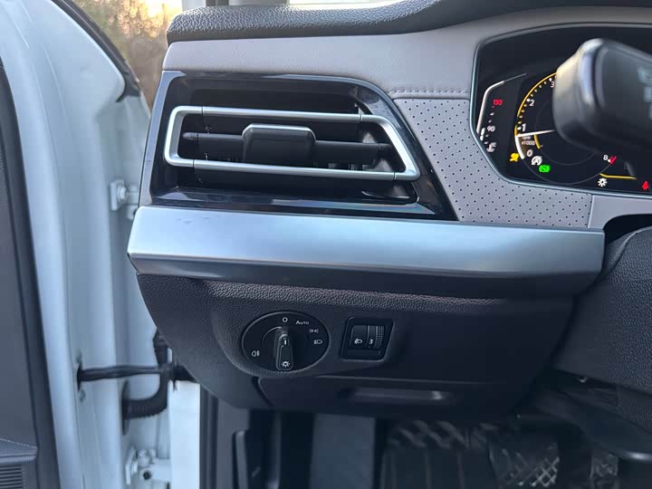 Фото 8 - Volkswagen Lavida