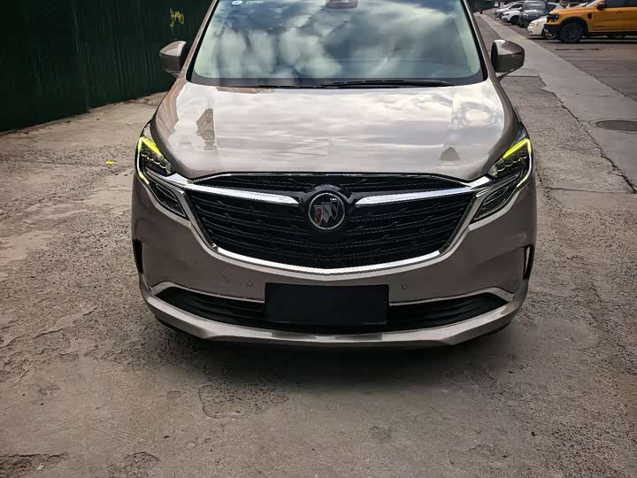 Фото 2 - Buick GL8 ES