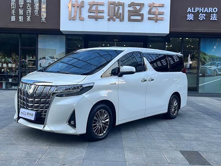 Фото 1 - Toyota Alphard