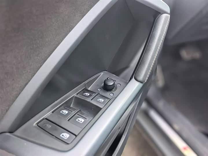 Фото 10 - Audi Q3