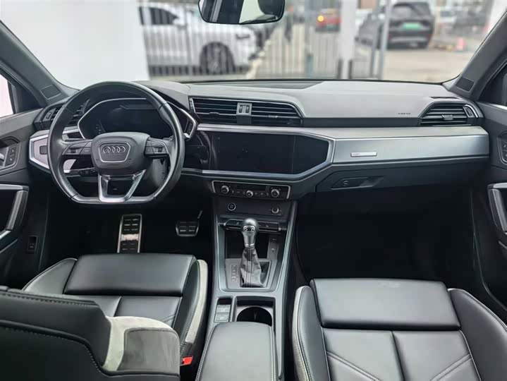 Фото 6 - Audi Q3