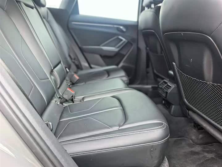 Фото 9 - Audi Q3