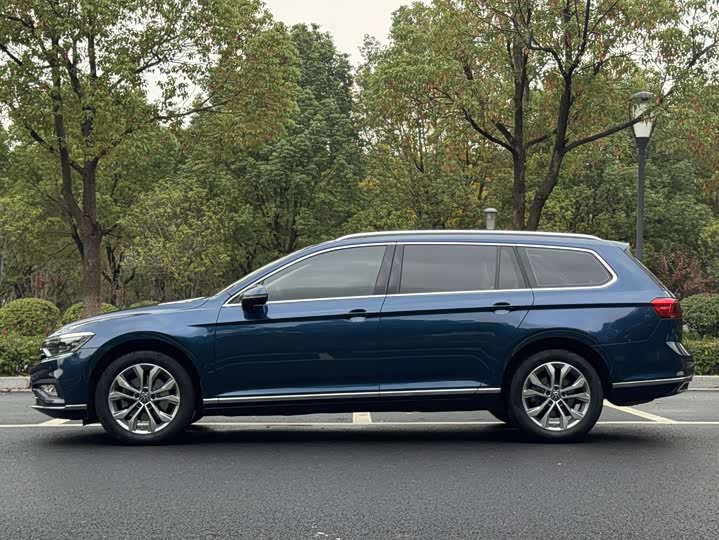 Фото 3 - Volkswagen Passat Variant