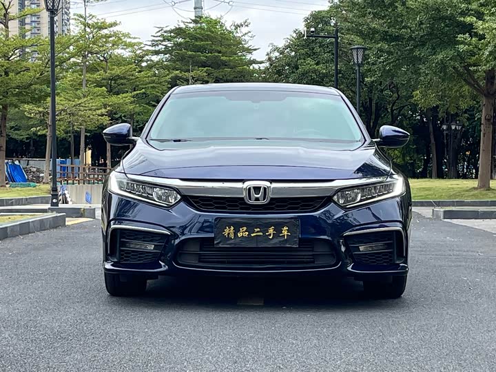 Фото 2 - Honda Inspire