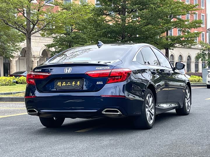 Фото 6 - Honda Inspire