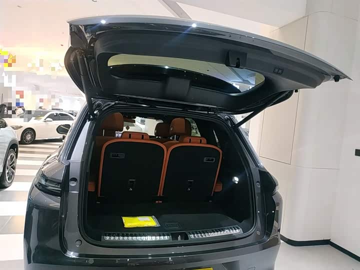 Фото 19 - LiXiang L8