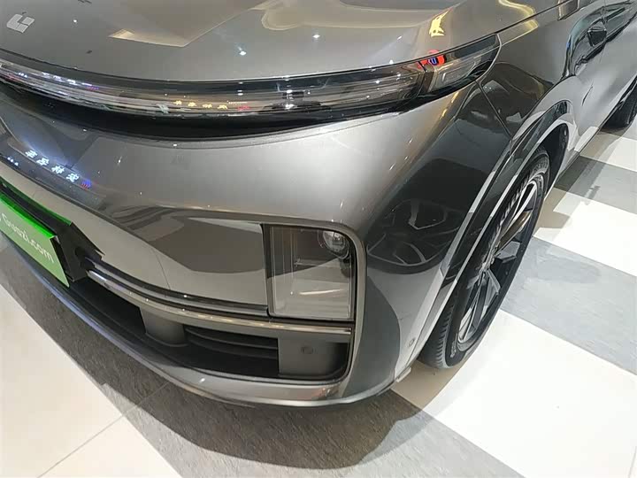 Фото 24 - LiXiang L8