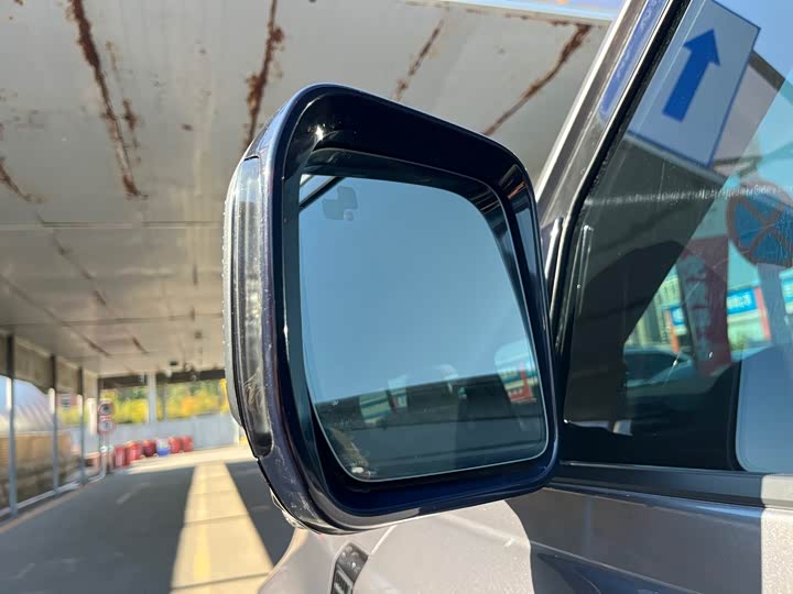 Фото 15 - Land Rover Defender