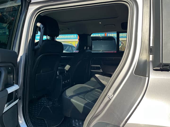 Фото 16 - Land Rover Defender