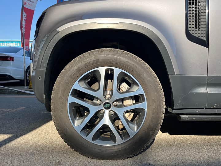 Фото 25 - Land Rover Defender