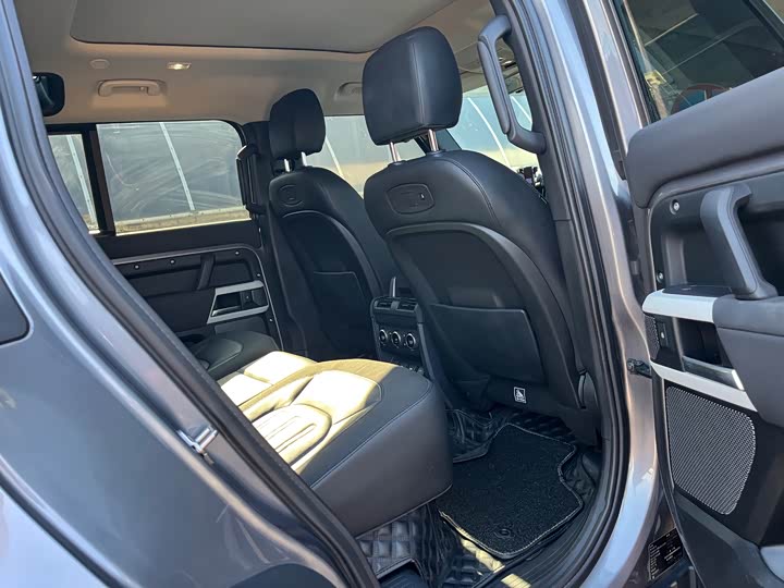 Фото 29 - Land Rover Defender