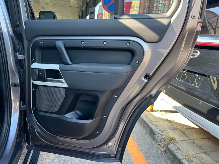 Фото 31 - Land Rover Defender