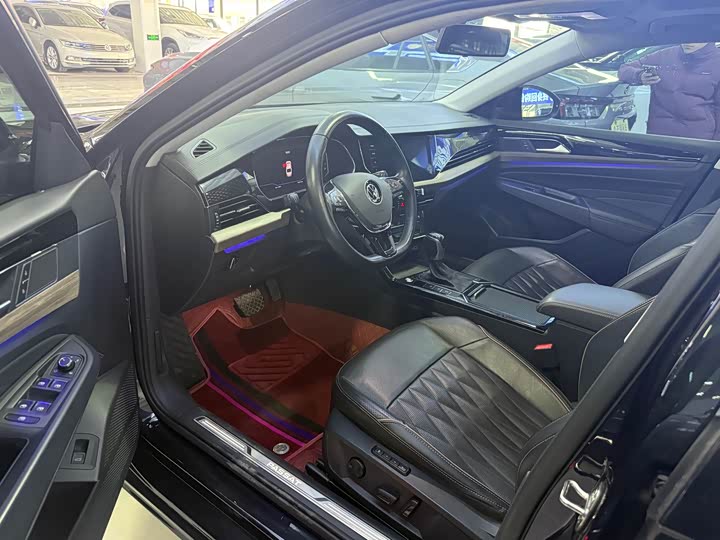 Фото 7 - Volkswagen Passat