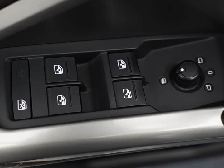 Фото 10 - Audi Q3