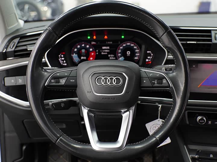 Фото 13 - Audi Q3