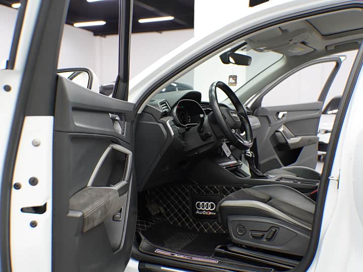 Фото 9 - Audi Q3