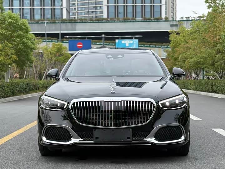 Фото 2 - Mercedes-Benz Maybach S-Class