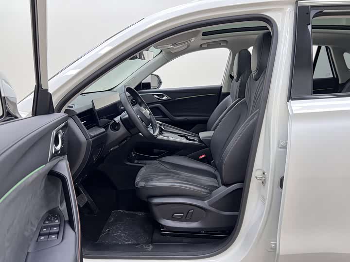 Фото 12 - Roewe D5X DMH