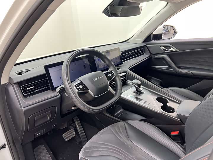 Фото 15 - Roewe D5X DMH