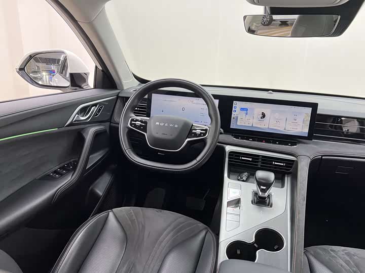 Фото 20 - Roewe D5X DMH