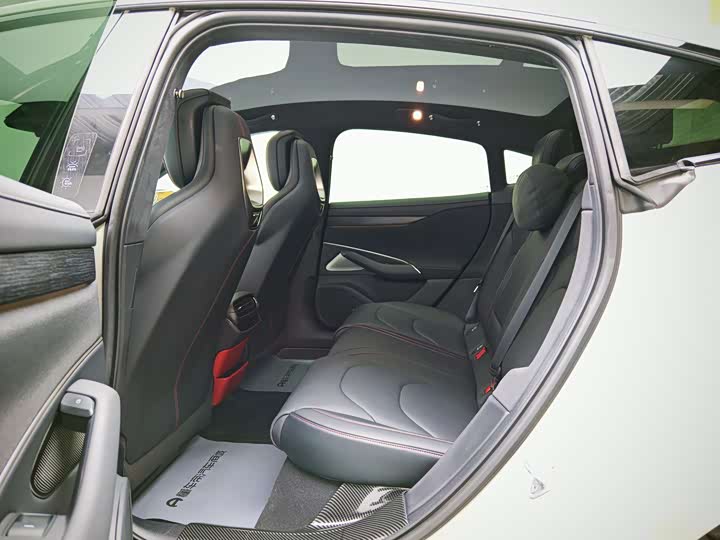 Фото 8 - Xiaomi SU7