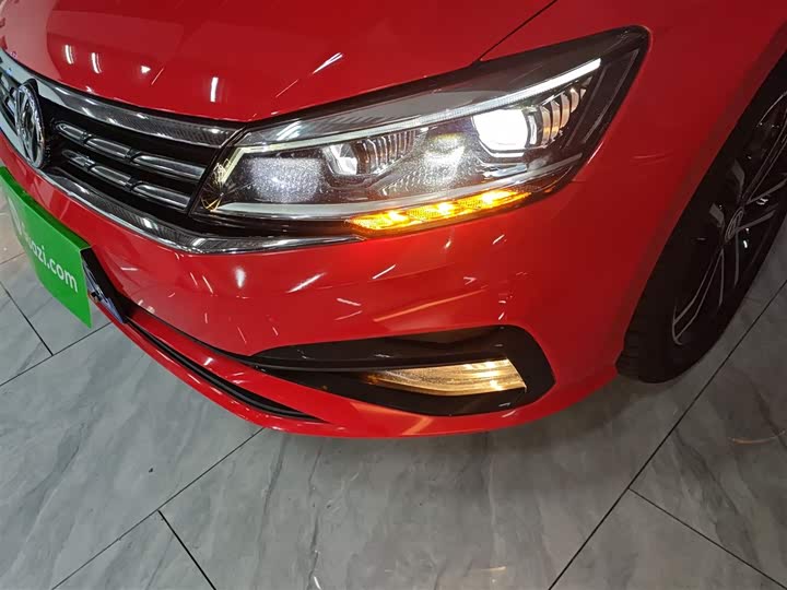 Фото 24 - Volkswagen Lamando L