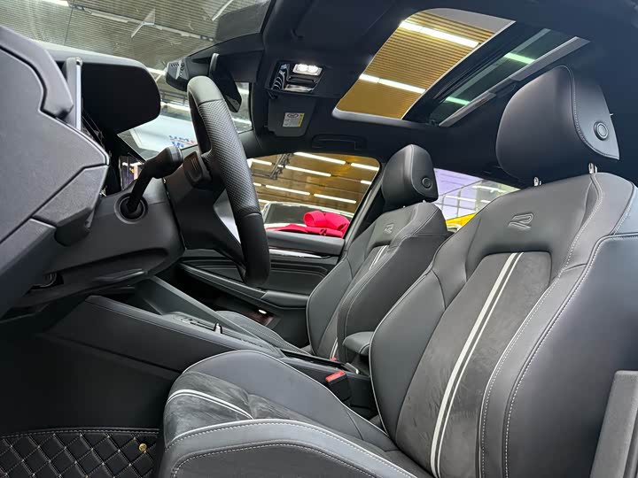 Фото 11 - Volkswagen Golf