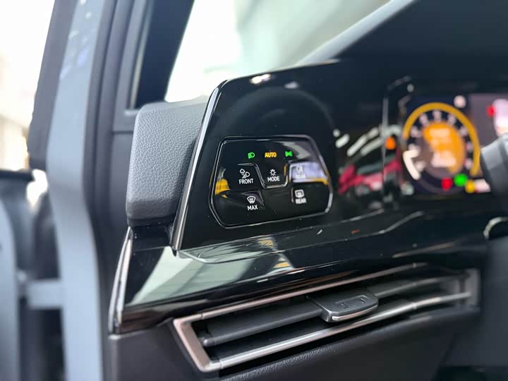 Фото 20 - Volkswagen Golf