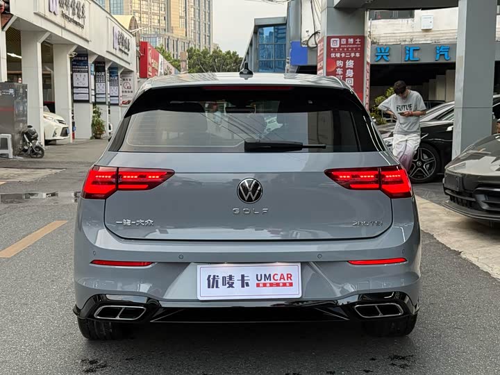 Фото 5 - Volkswagen Golf